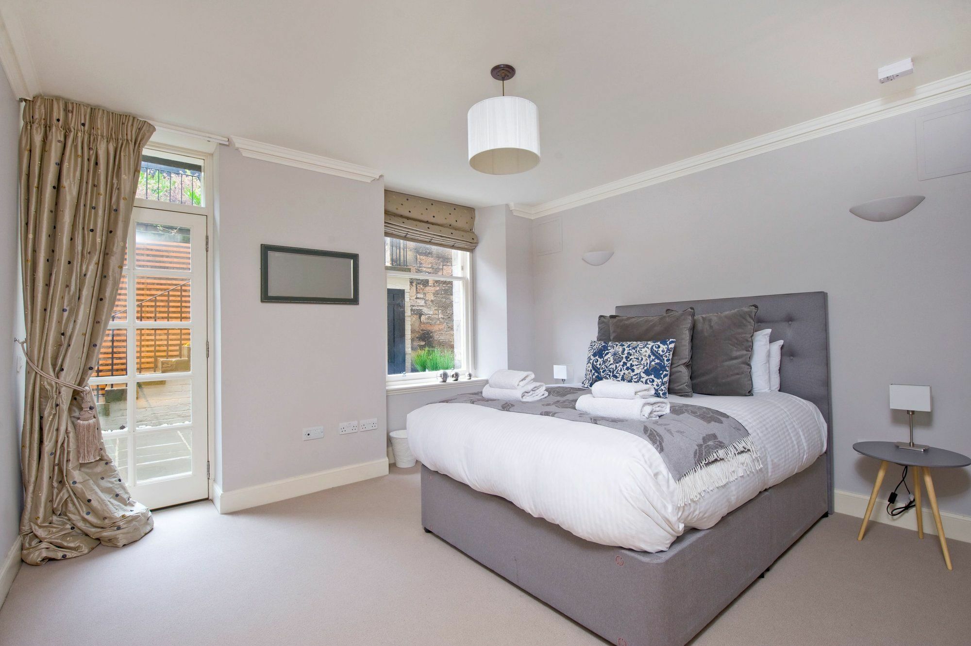 เดสทินี่ สก็อตแลนด์ - คิว-เรสซิเดนซ์ Apartment เอดินบะระ ภายนอก รูปภาพ